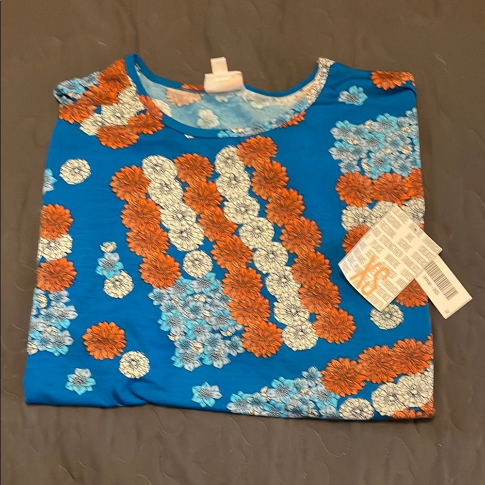 LuLaRoe XS Irma Short Sleeve Tee Vibrant Red, White, Blue Flag Design